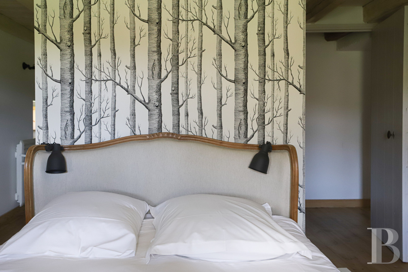 An old farm and dovecote in Lozère, at the entrance to the Aubrac plateau - photo  n°22
